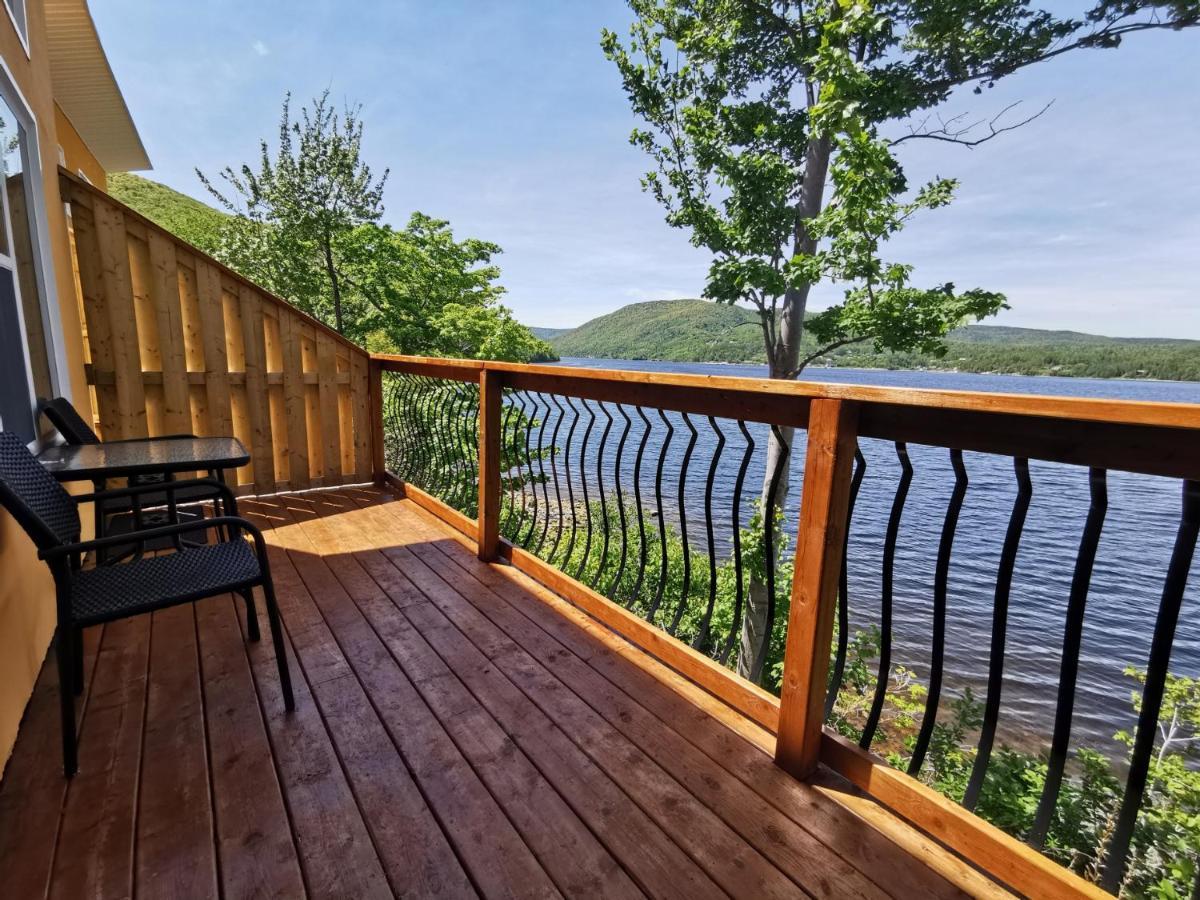 Knotty Pine Ocean Front Suite - Adults Only Ingonish Exteriér fotografie