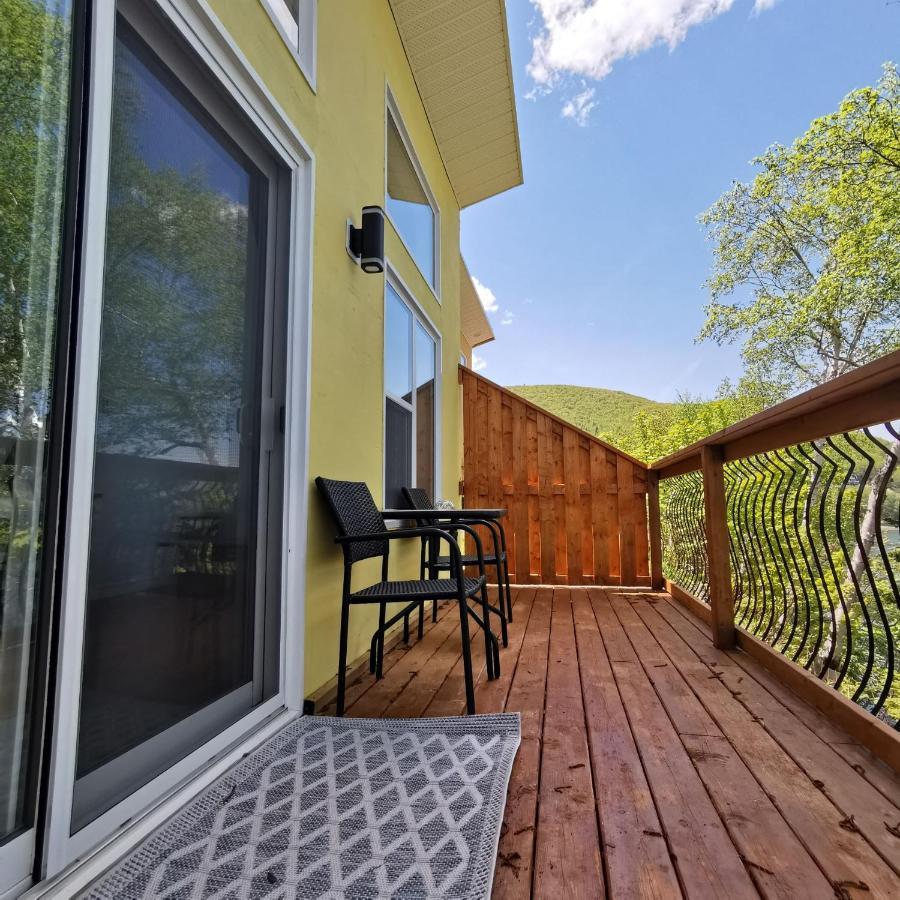Knotty Pine Ocean Front Suite - Adults Only Ingonish Exteriér fotografie