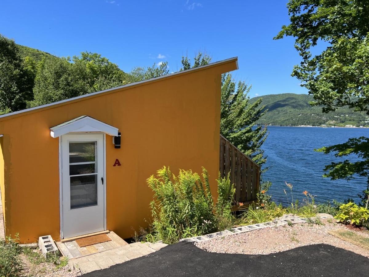 Knotty Pine Ocean Front Suite - Adults Only Ingonish Exteriér fotografie