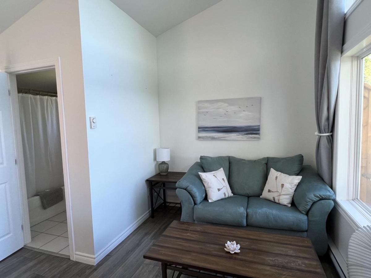 Knotty Pine Ocean Front Suite - Adults Only Ingonish Exteriér fotografie
