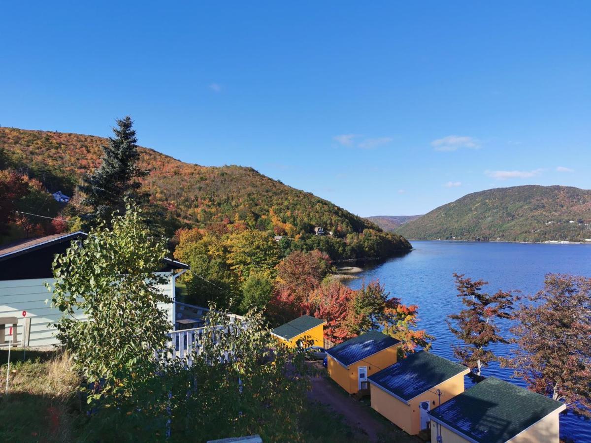 Knotty Pine Ocean Front Suite - Adults Only Ingonish Exteriér fotografie