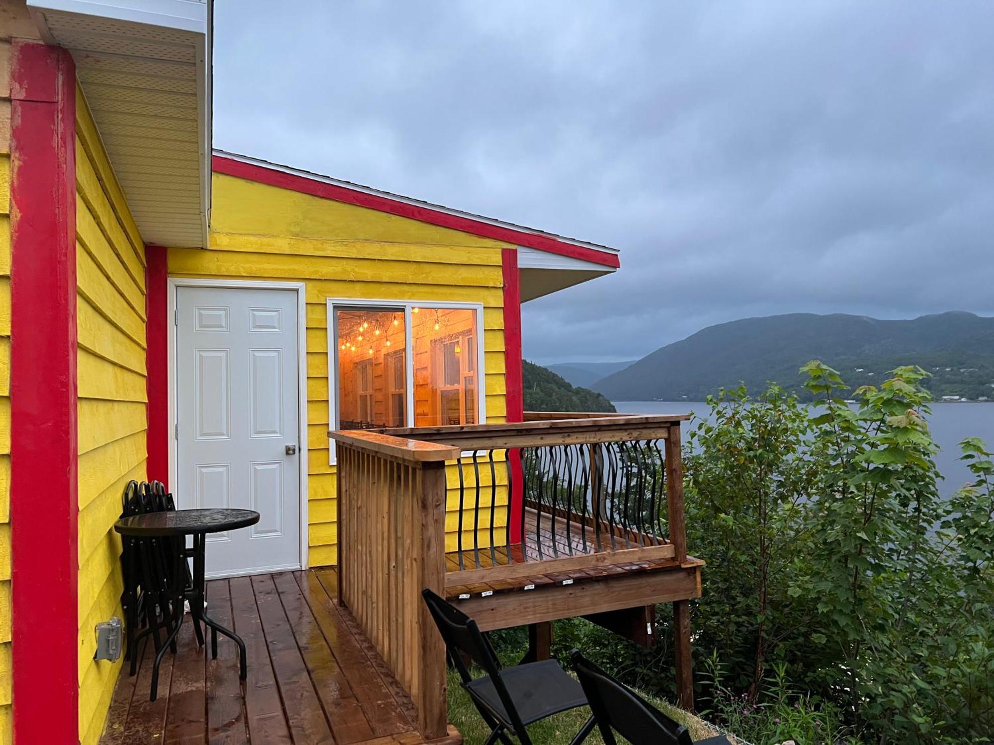 Knotty Pine Ocean Front Suite - Adults Only Ingonish Exteriér fotografie